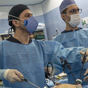 جراحی معده در مشهد - بهترین دکتر جراح اسلیو معده در مشهد به روش لاپاراسکوپی
