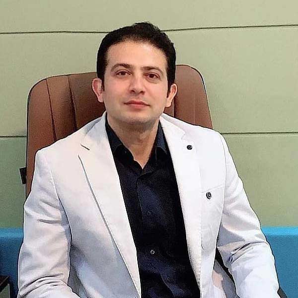 دکتر حامد فرهادی جراح و فوق تخصص پلاستیک و زیبایی در مشهد